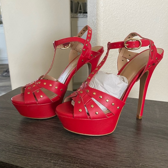 Bebe Red 4” heels size 6B - Picture 3 of 4